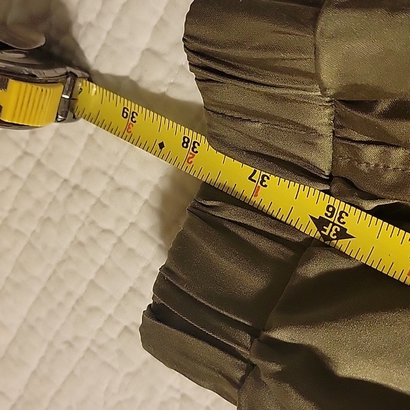 Army green silky drawstring pants, elastic drawstring waist & pockets. Size SM - Picture 8 of 8